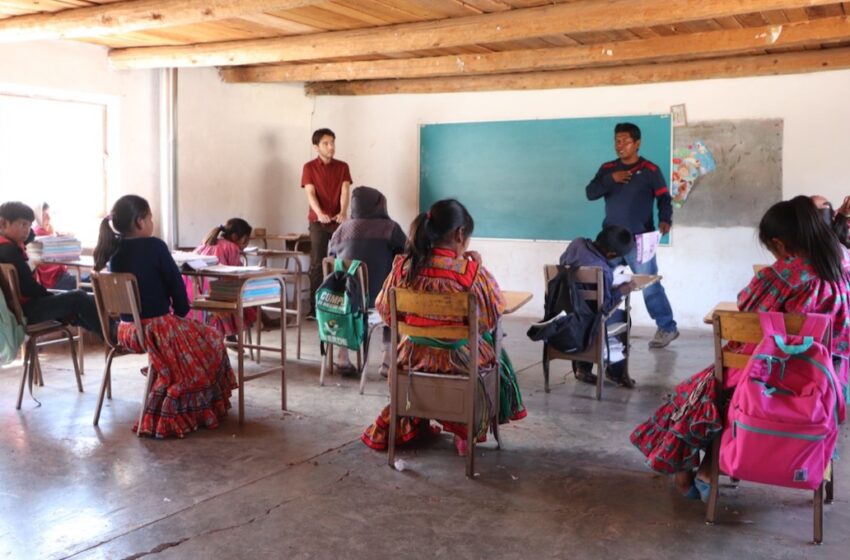 Inicia taller sobre Derechos Lingüísticos a niños de comunidades indígenas de Pawichíki, Chihuahua
