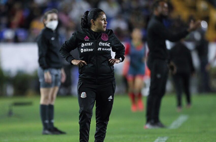 ¿Quién es Mónica Vergara, exfutbolista que dejará su cargo como DT del Tricolor Femenil Mayor