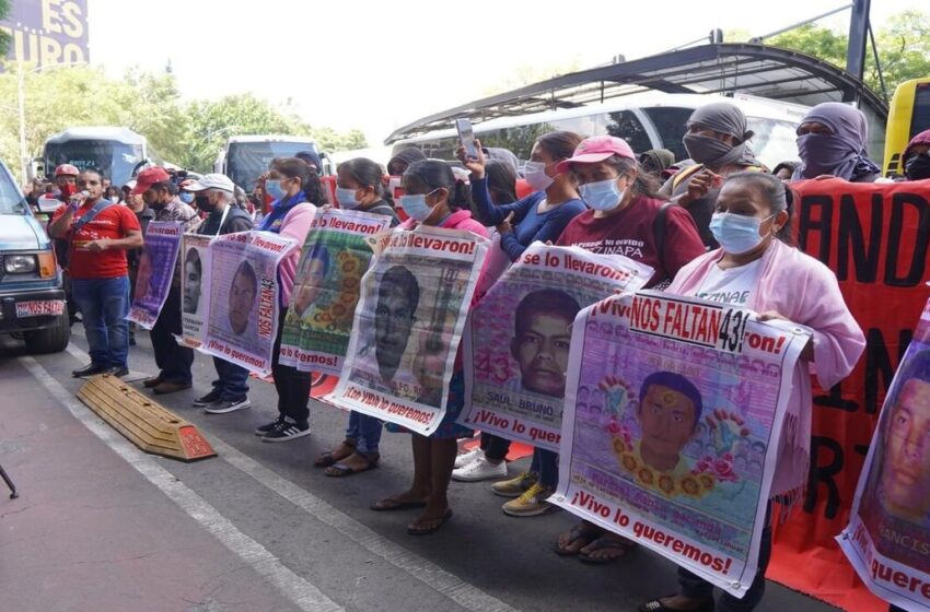 AMLO recuerda desaparición de 43 normalistas de Ayotzinapa: “Es un día de luto nacional”