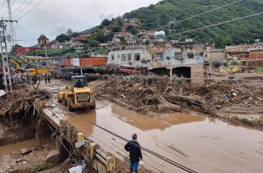 Deslaves e inundaciones en Las Tejerías, Venezuela provocan 56 desapariciones y 36 muertes