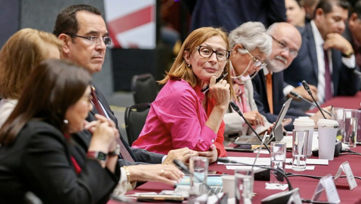 La Secretaria de Economía, Tatiana Clouthier, se despide de su puesto 