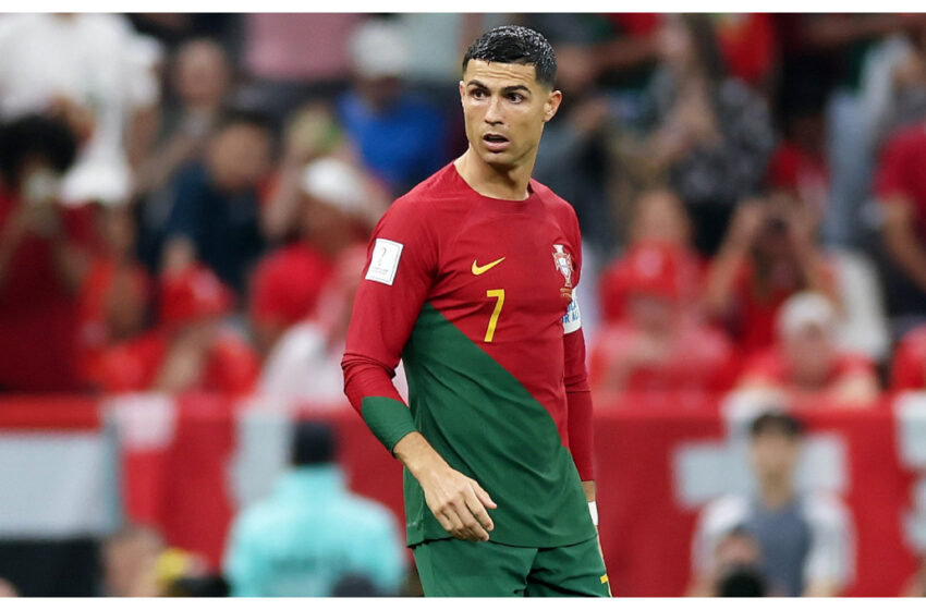 Cristiano Ronaldo celebra desde la banca goles de sus compañeros en partido contra Suiza