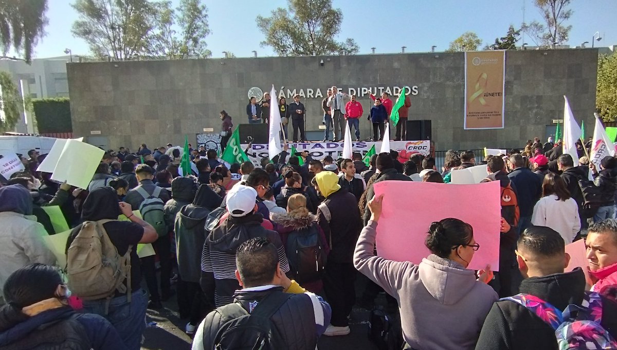 Trabajadores de sindicatos exigen ‘vacaciones dignas’ en Cámara de Diputados