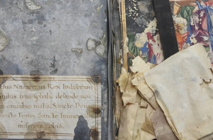 Hallan reliquias escondidas al interior de la Catedral Metropolitana, en CDMX