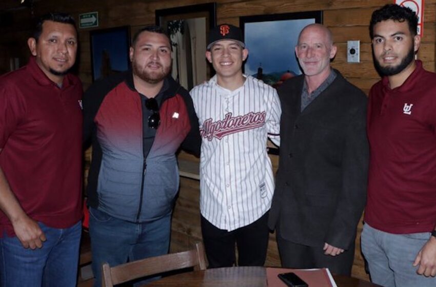 Carlos Erubiel, beisbolista de Chihuahua, firma contrato con  ‘San Francisco Giants’
