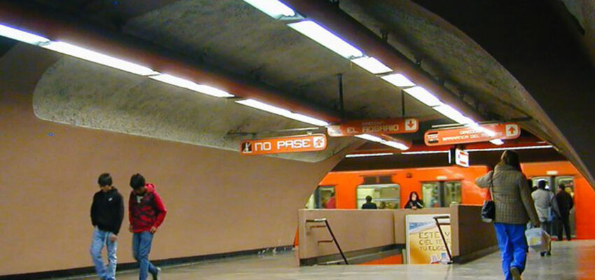 Metro CDMX sufre retraso.