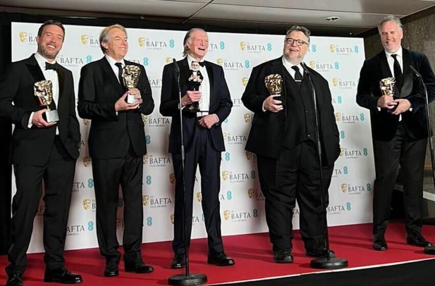 Guillermo del Toro gana el premio BAFTA 2023 por Pinocho