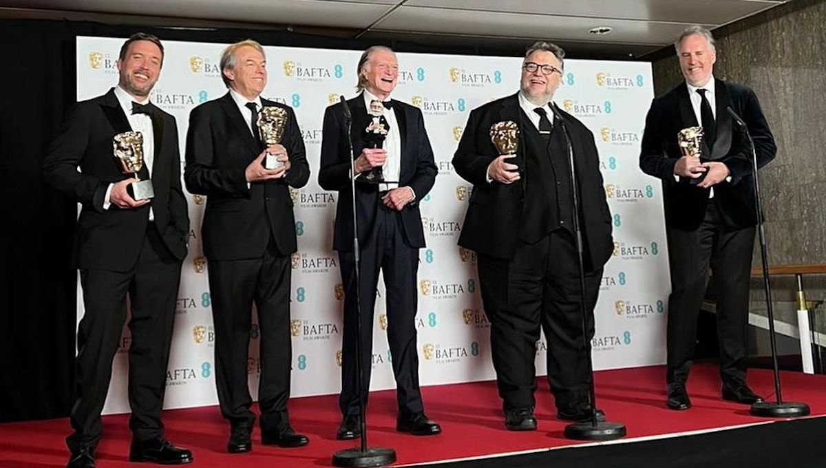 Guillermo del Toro gana el premio BAFTA 2023 por Pinocho