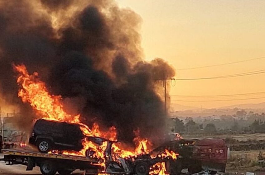 Registran choque e incendio de vehículos en la autopista México-Querétaro