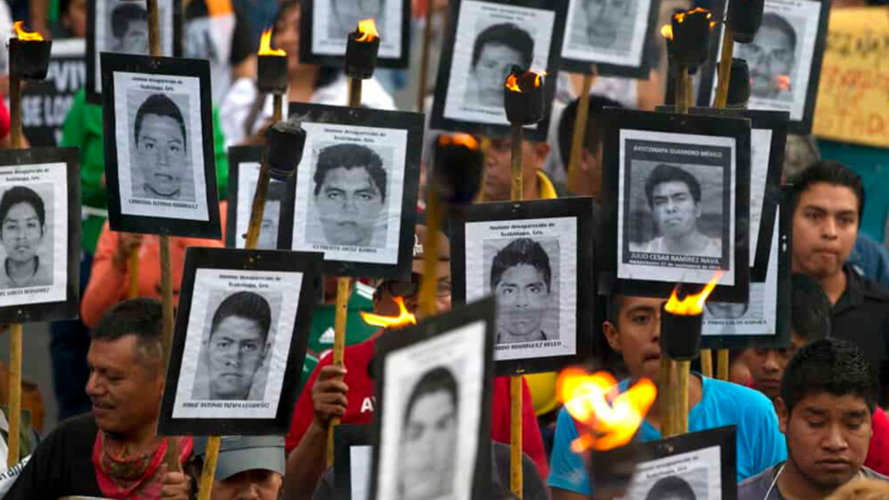Detienen a 9 polícias por Caso Ayotzinapa