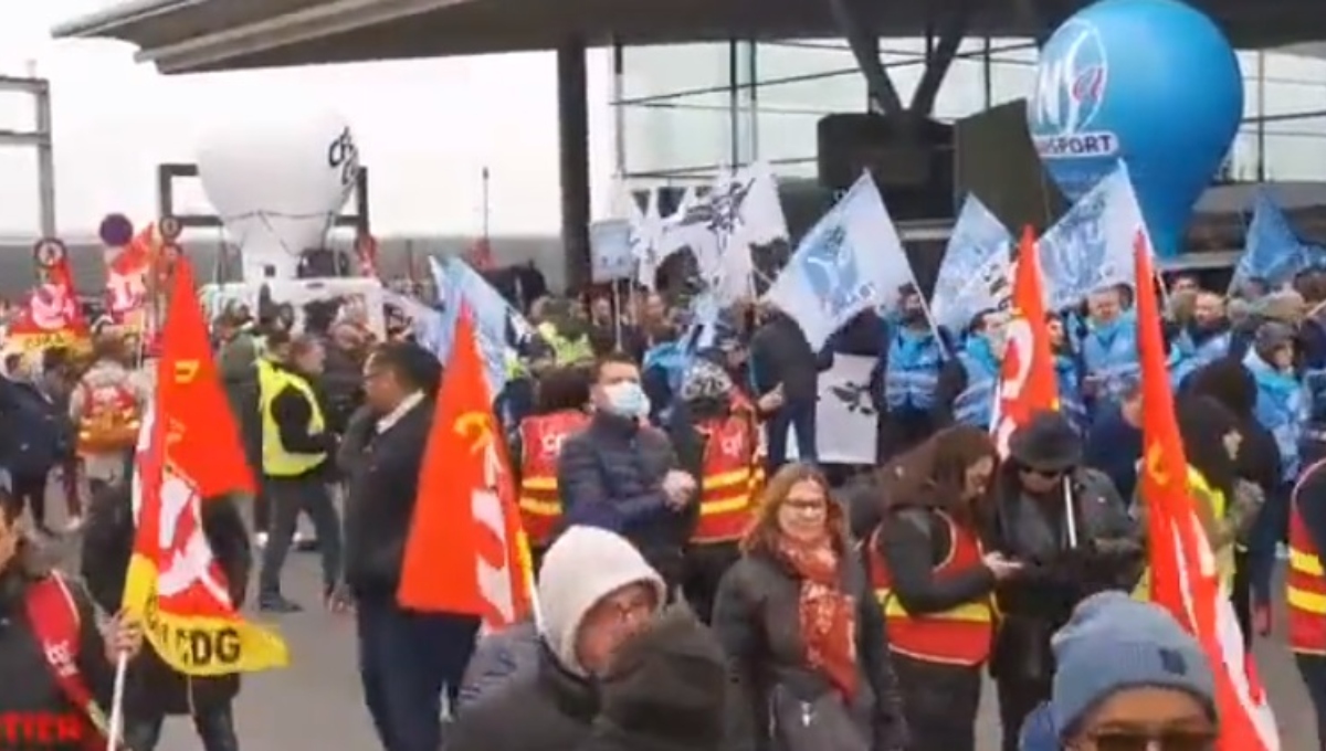 Con bloqueos y manifestaciones en Francia, protestan contra la reforma de pensiones