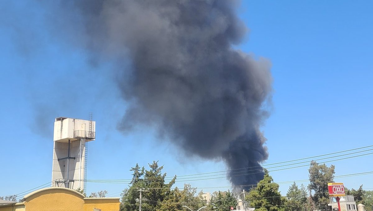 Tultepec registra un incendio cerca del mercado de cohetes (VIDEO)