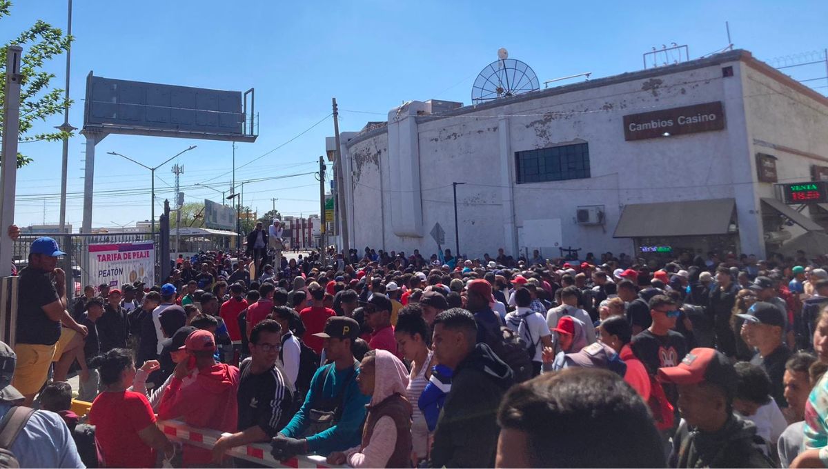 Migrantes intentan cruzar la frontera por falso rumor