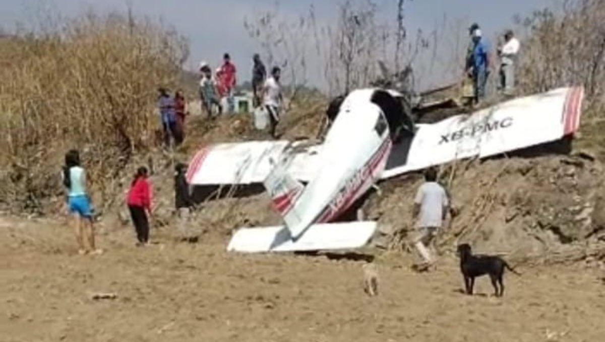 Avioneta se desploma en el cerro Zapotecas, Puebla; se registran dos heridos