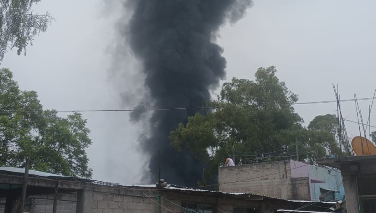 Fábrica de pinturas se incendia en Ecatepec