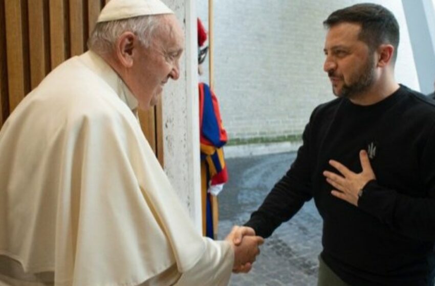 Papa Francisco recibe a Zelenski en el Vaticano