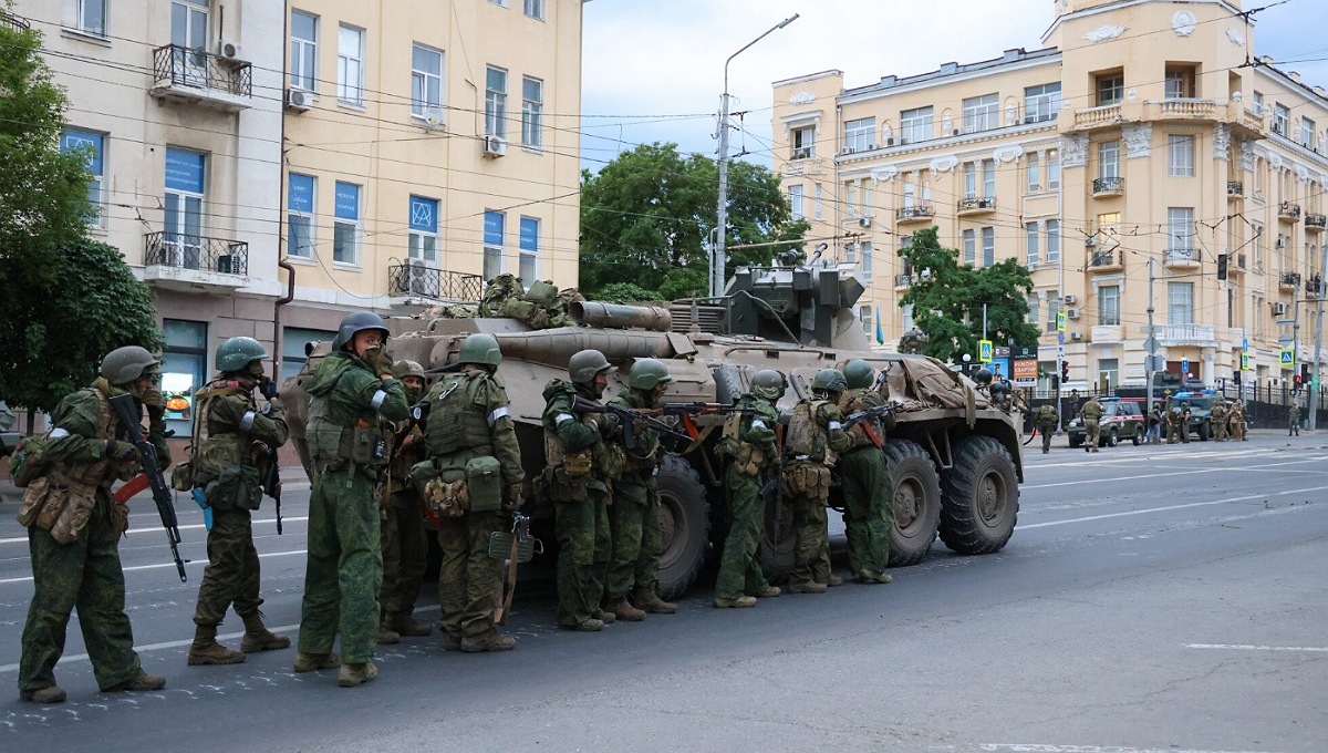 Mercenarios de Wagner se acercan a Moscú; Putin amenaza con contraatacar