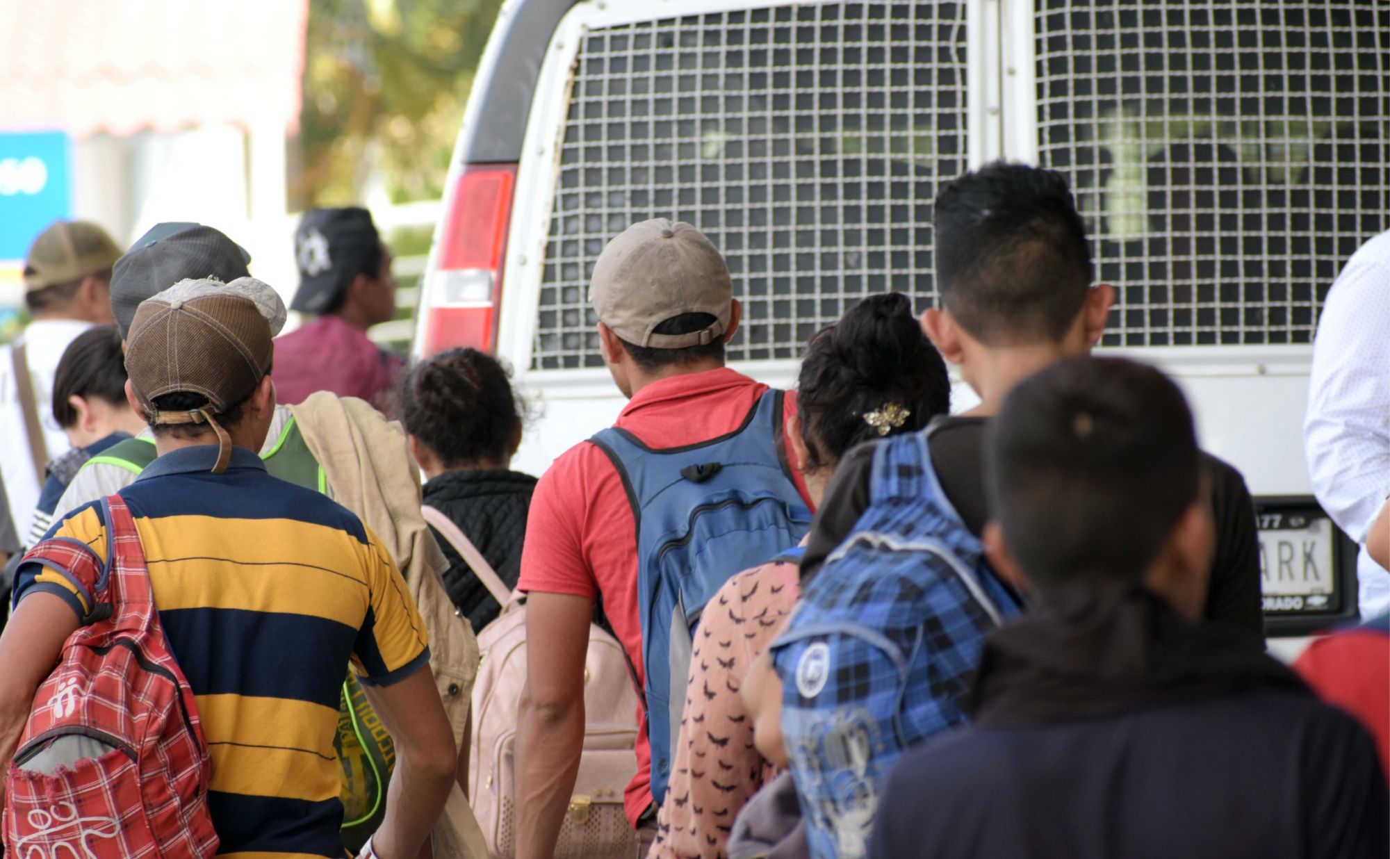 Detienen a cuatro mexicanos por la muerte de 53 migrantes en EU
