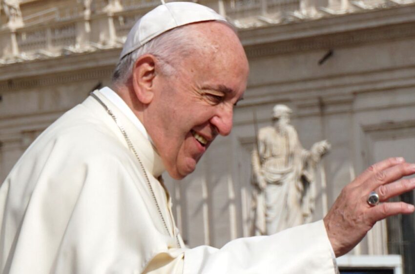 El papa Francisco es hospitalizado para someterse a cirugía abdominal