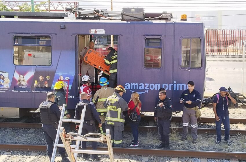 Tren Ligero en Jalisco se descarrila; reportaron personas lesionadas