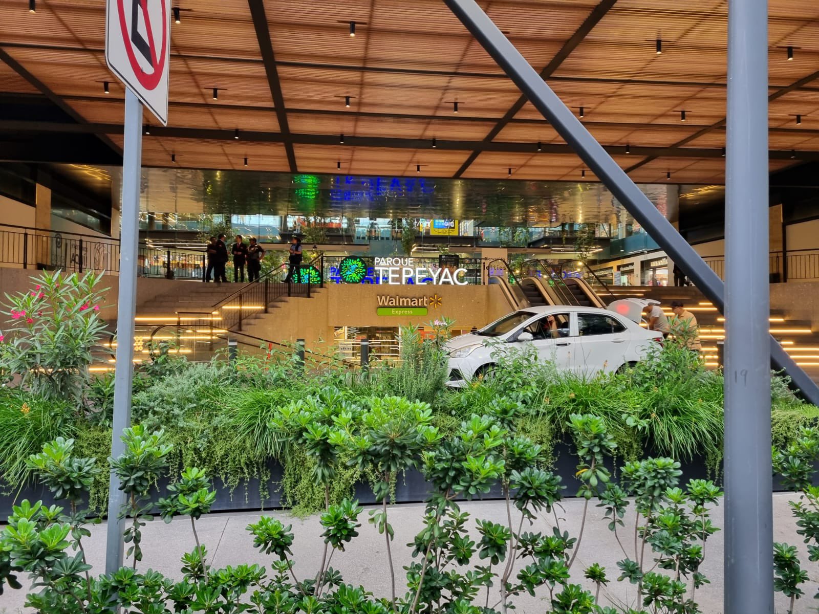 CDMX: Asaltan joyería de Parque Tepeyac; hay un lesionado
