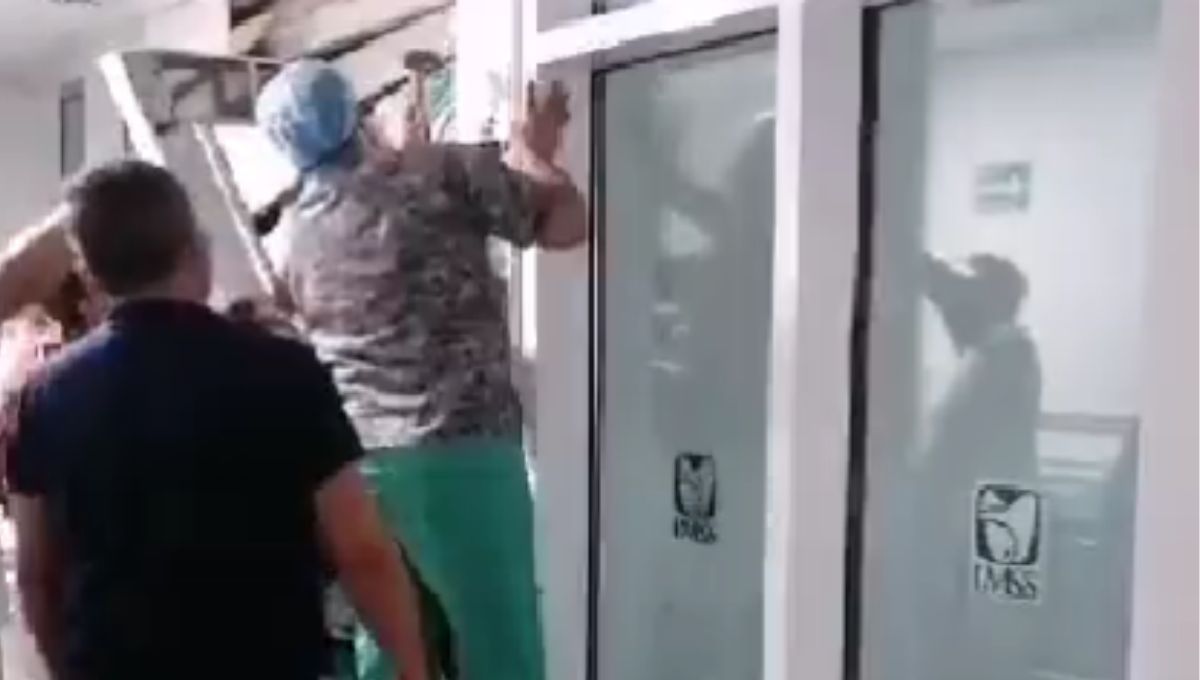 Menor es aplastada por elevador en clínica del IMSS en Playa del Carmen