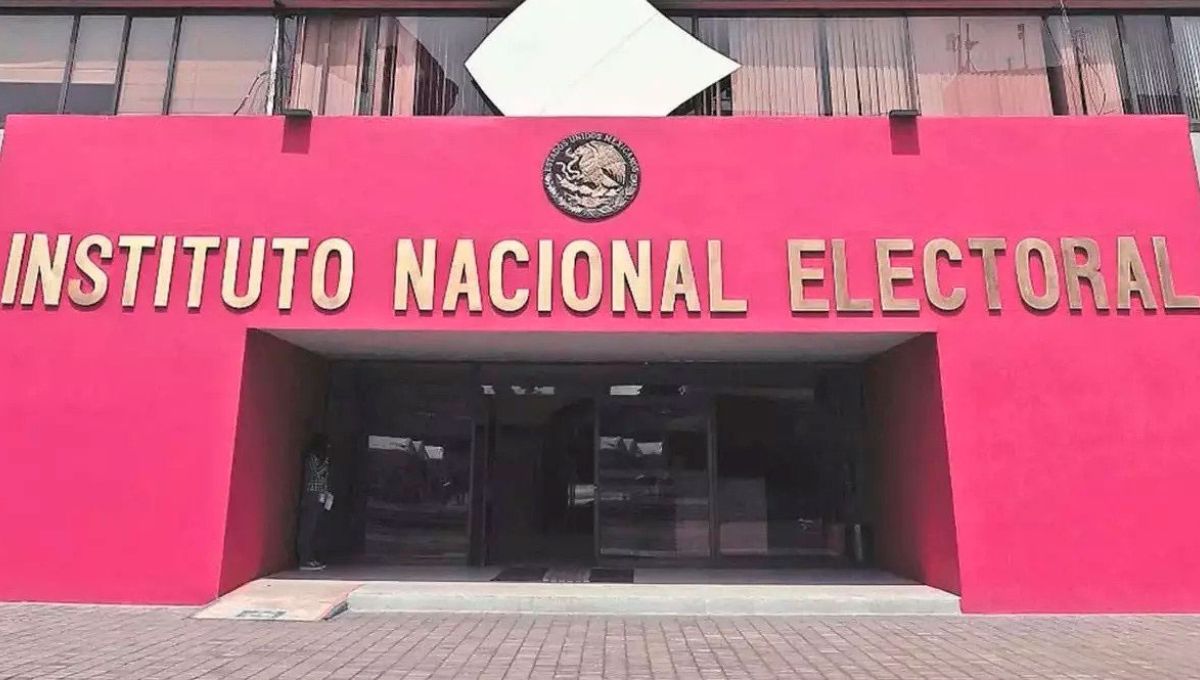 INE responde a periodistas que fueron encerrados en sala de prensa