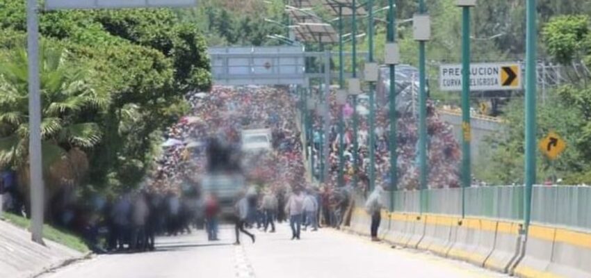 Pobladores de Chilpancingo irrumpen en el Congreso y desatan caos en la ciudad