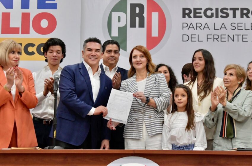 García Cabeza de Vaca se registra como aspirante a candidatura de Frente Amplio por México
