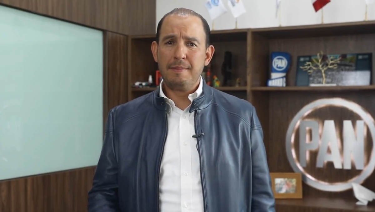 Marko Cortés exhorta a padres de familia a destruir libros de texto