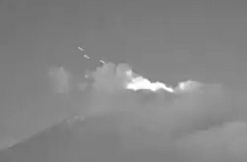 Registran misteriosas luces saliendo del Volcán Popocatépetl: señalan presencia de Ovnis
