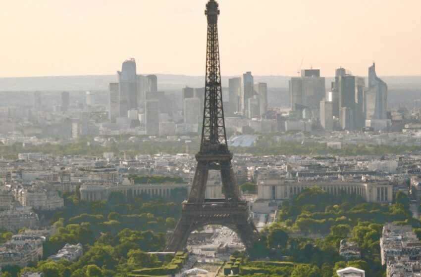 Desalojan Torre Eiffel por alerta de bomba