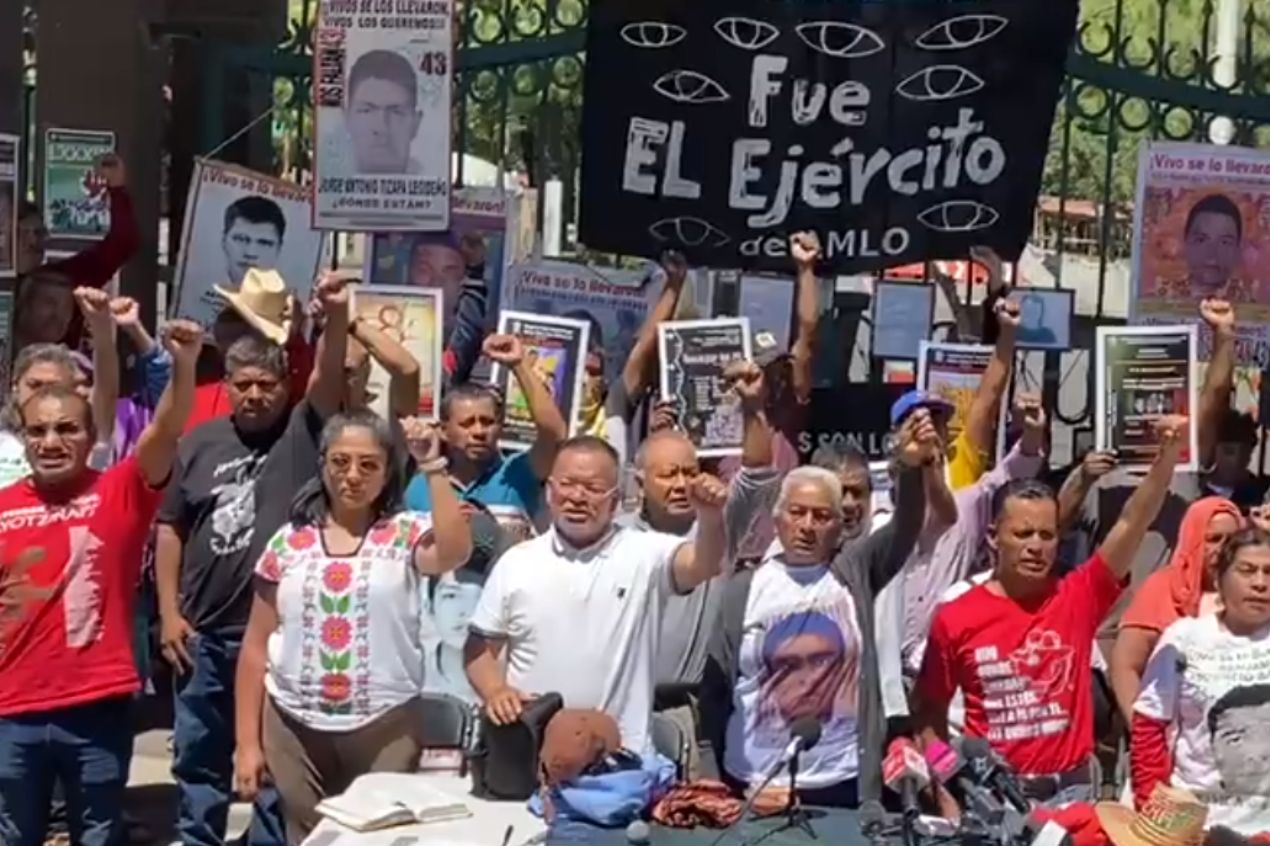 Padres de los 43 normalistas de Ayotzinapa exigen investigación contra García Harfuch