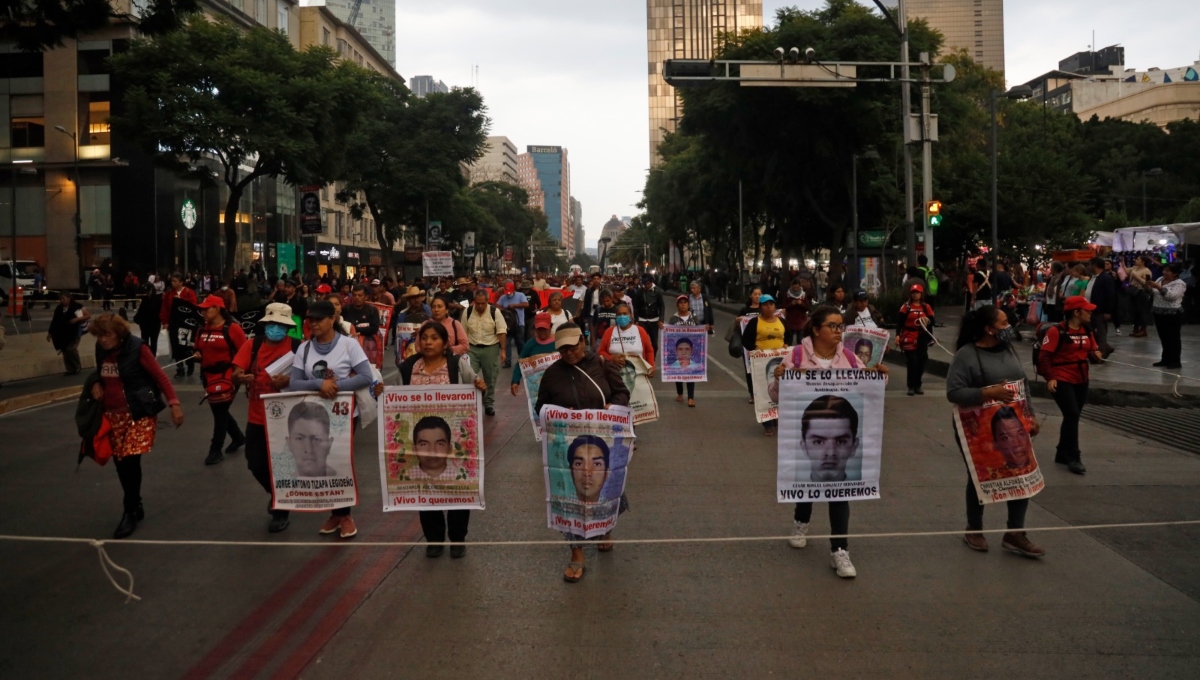 NYT: DEA aportó al gobierno mexicano 23 mil mensajes de texto con pistas del caso Ayotzinapa