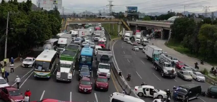 Bloqueo de transportistas en Ecatepec