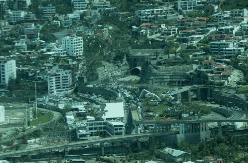 Confirman 45 muertos y 47 personas desaparecidas tras el paso del huracán ‘Otis’ en Guerrero