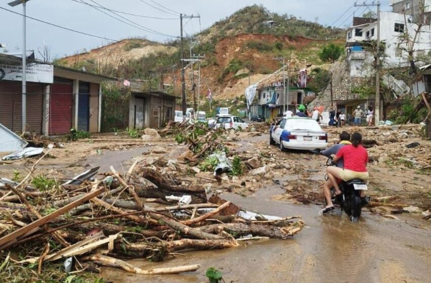 Implementan puente aéreo en Acapulco para evacuar a turistas afectados por el huracán ‘Otis’
