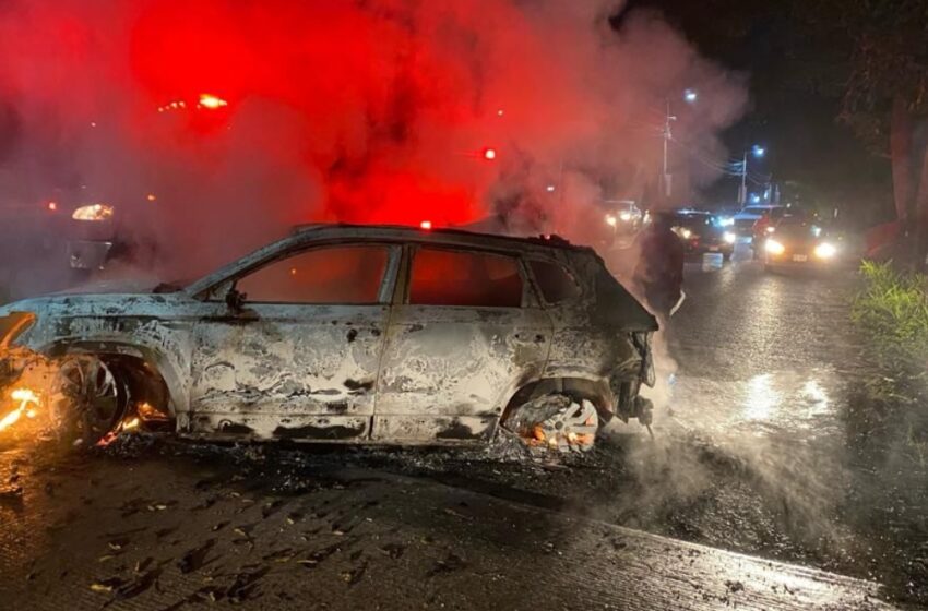 Ola de violencia en Tabasco: reportan balaceras, quema de autos y motines en cárceles