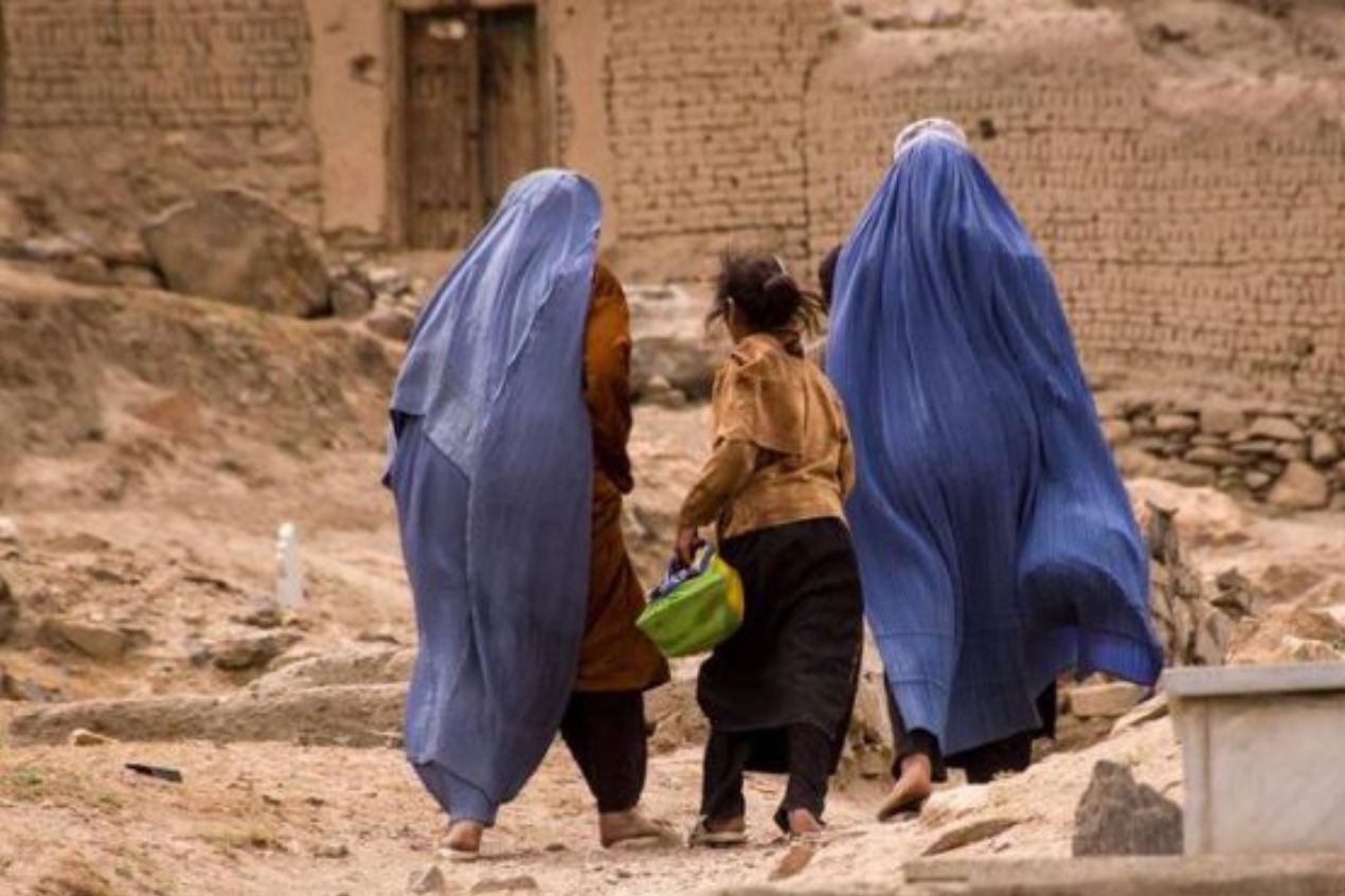 ONU condena arresto de mujeres en Afganistán por incumplir código de vestimenta