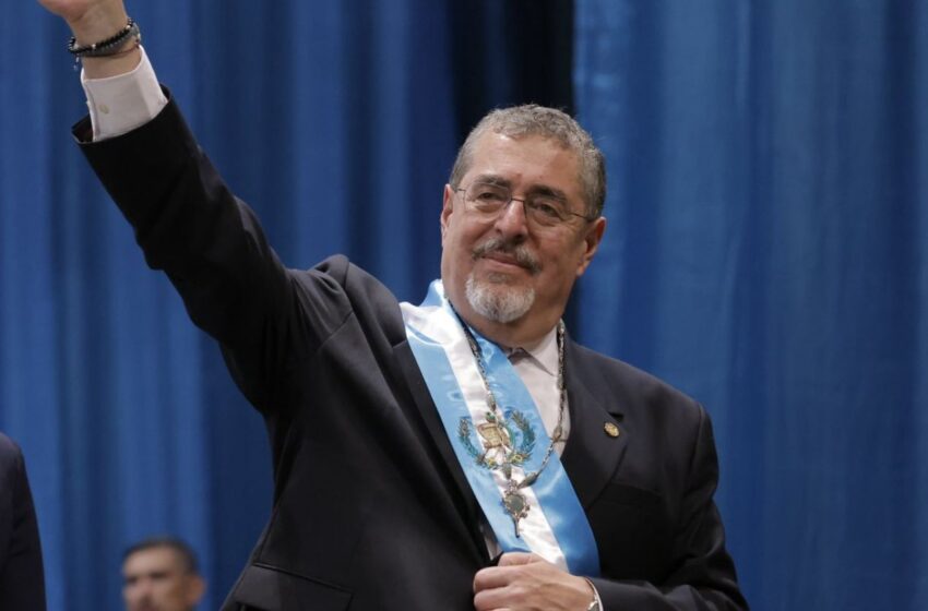 Bernardo Arévalo es investido presidente de Guatemala