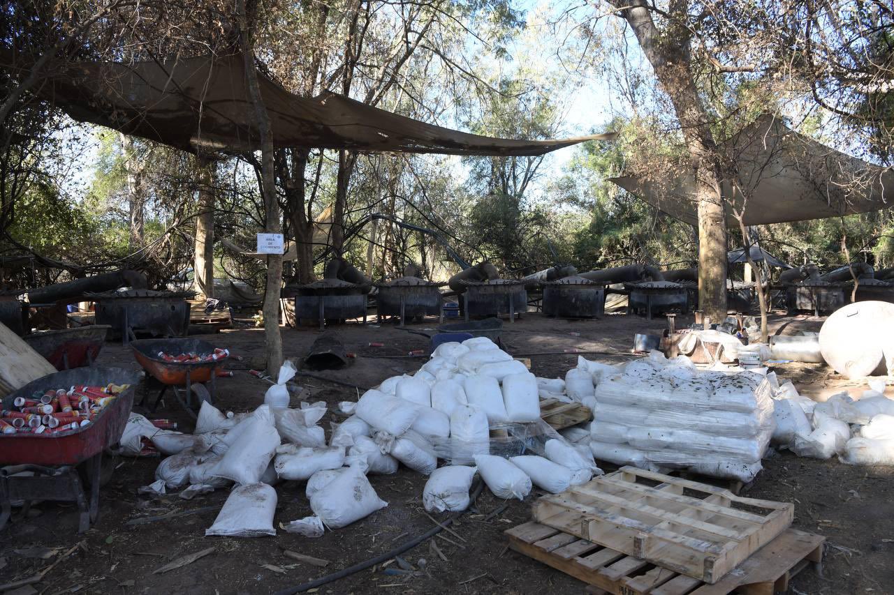 Desmantelan narcolaboratorio con 80 toneladas de metanfetaminas en Sonora