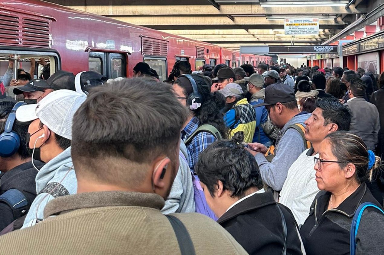 Reportan fallas en un tren de la Línea 2 del Metro CDMX