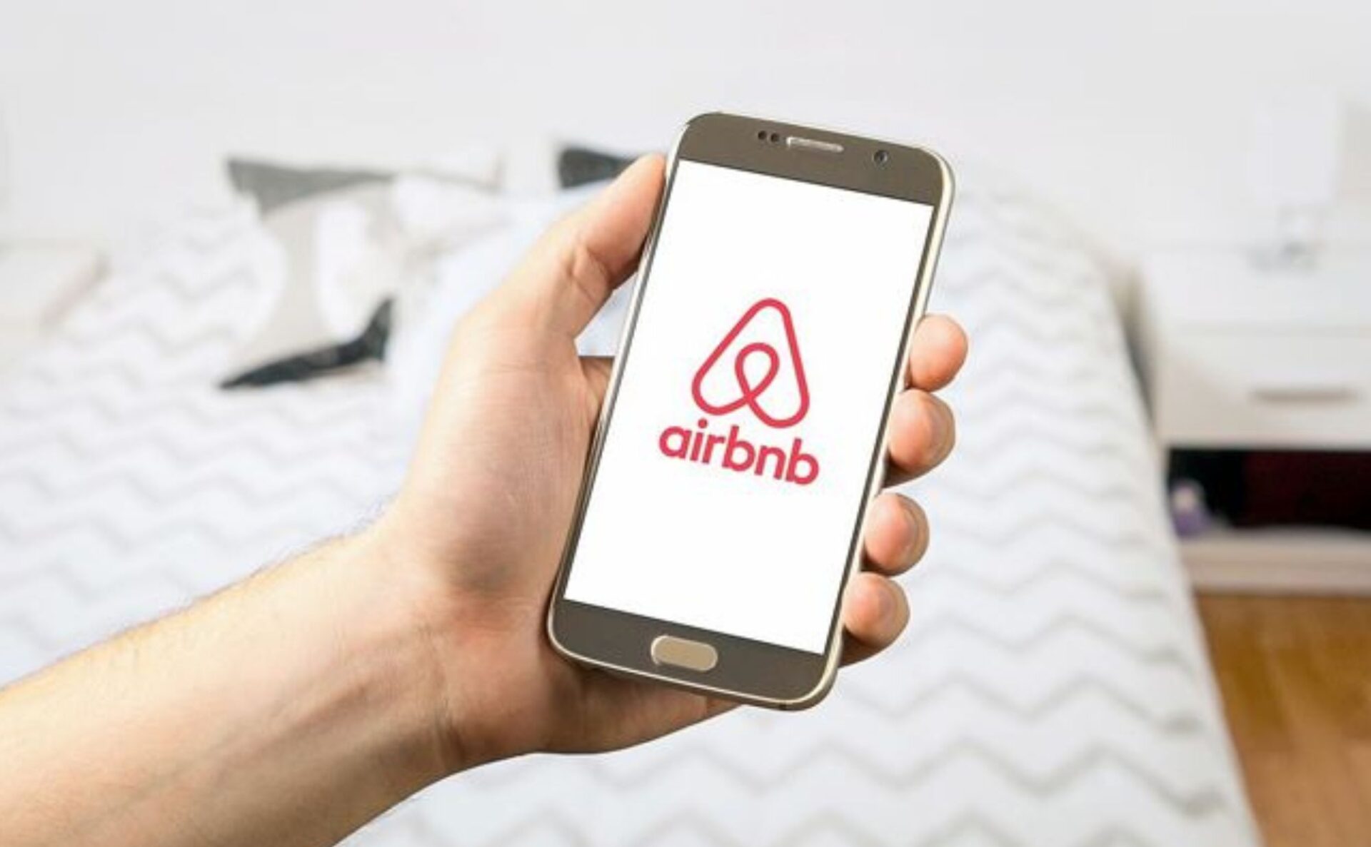 CDMX inicia regularización de Airbnb y Booking