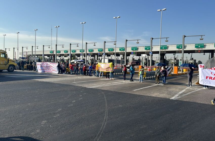 Bloqueo en la autopista México-Pachuca por falta de agua en Ecatepec
