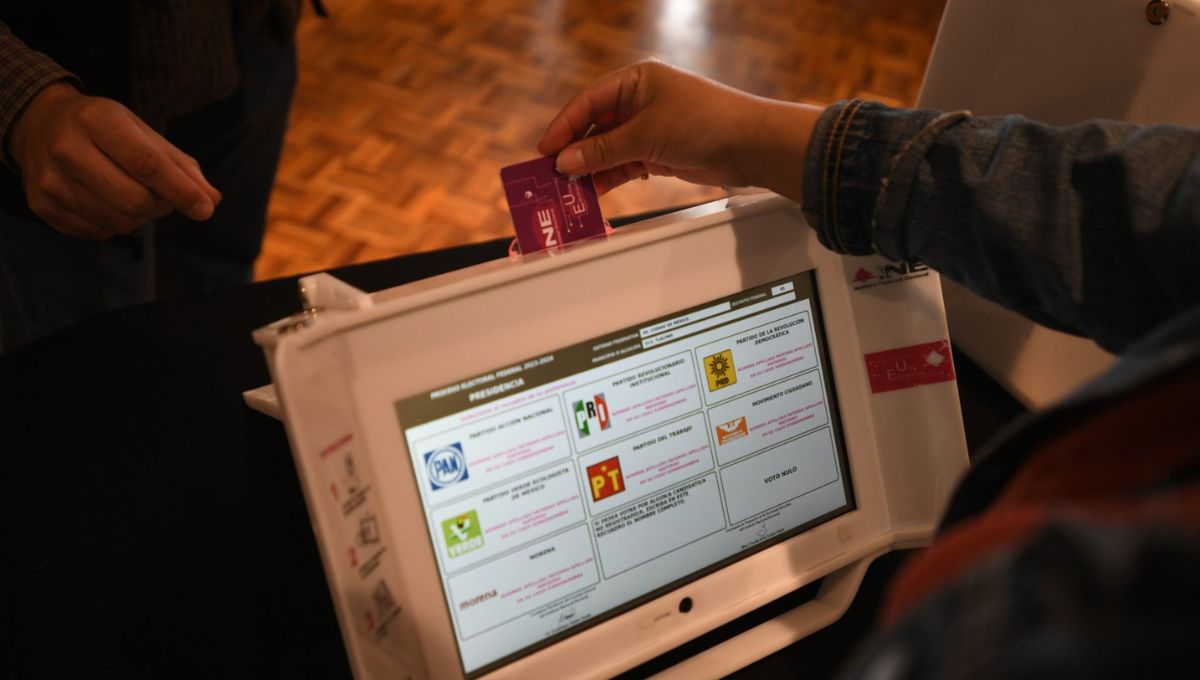 INE presenta urnas electrónicas para casillas especiales en CDMX, Nuevo León y consulados; ¿cómo funcionarán?