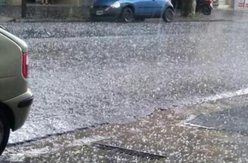 Lluvia y caída de granizo afectan alcaldías CDMX