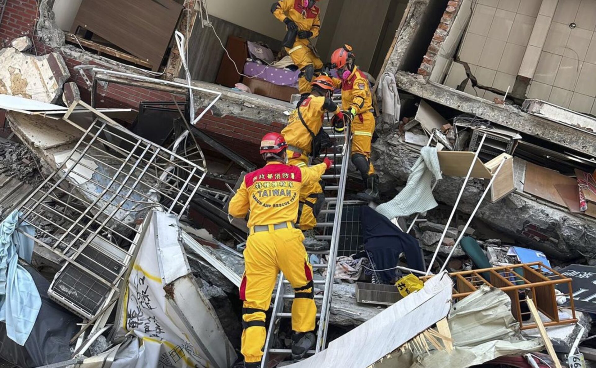 Terremoto en Taiwán deja al menos 9 muertos y 821 heridos