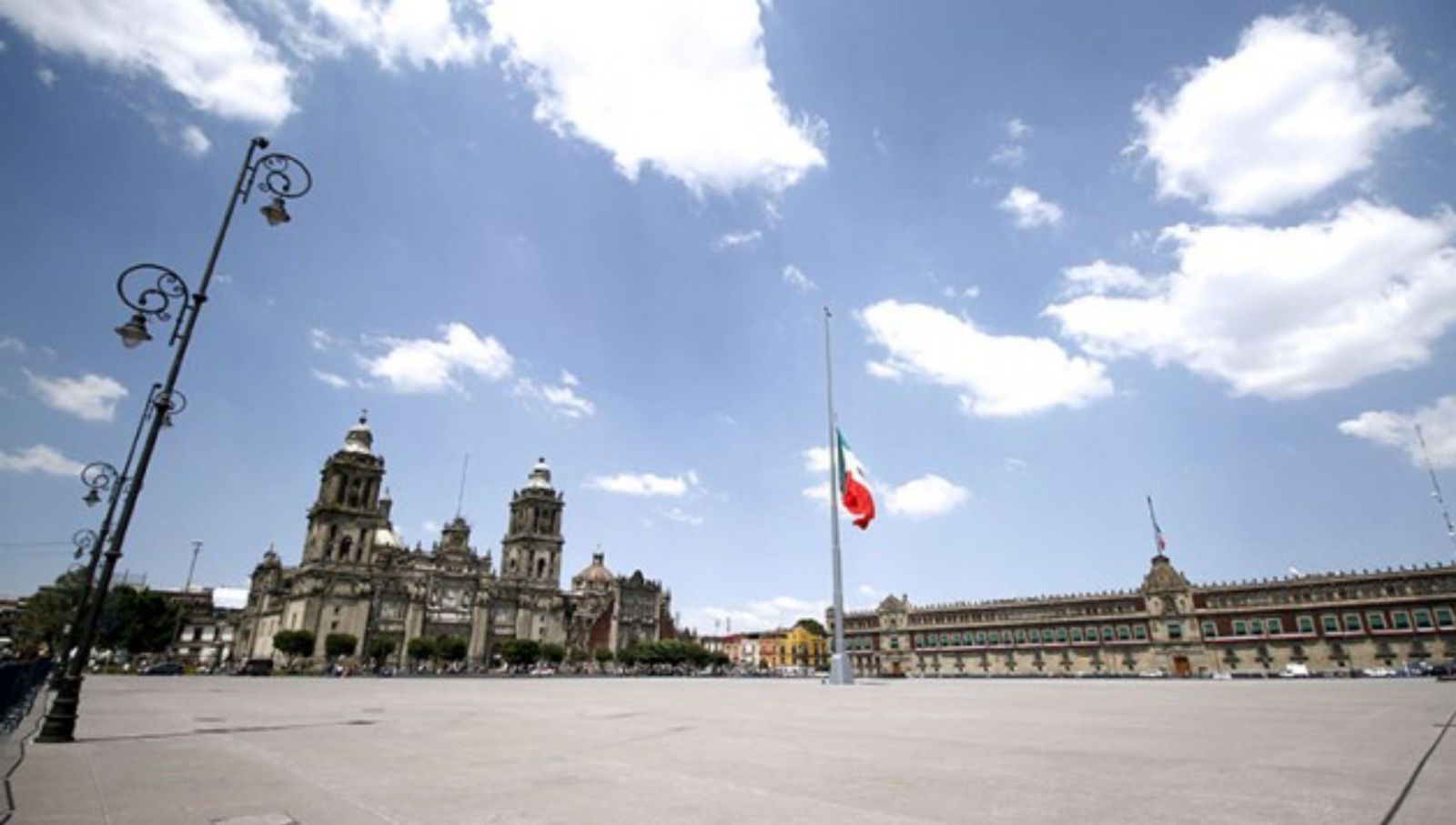 Por ‘Marea Rosa‘, CNTE reubicará plantón en el Zócalo