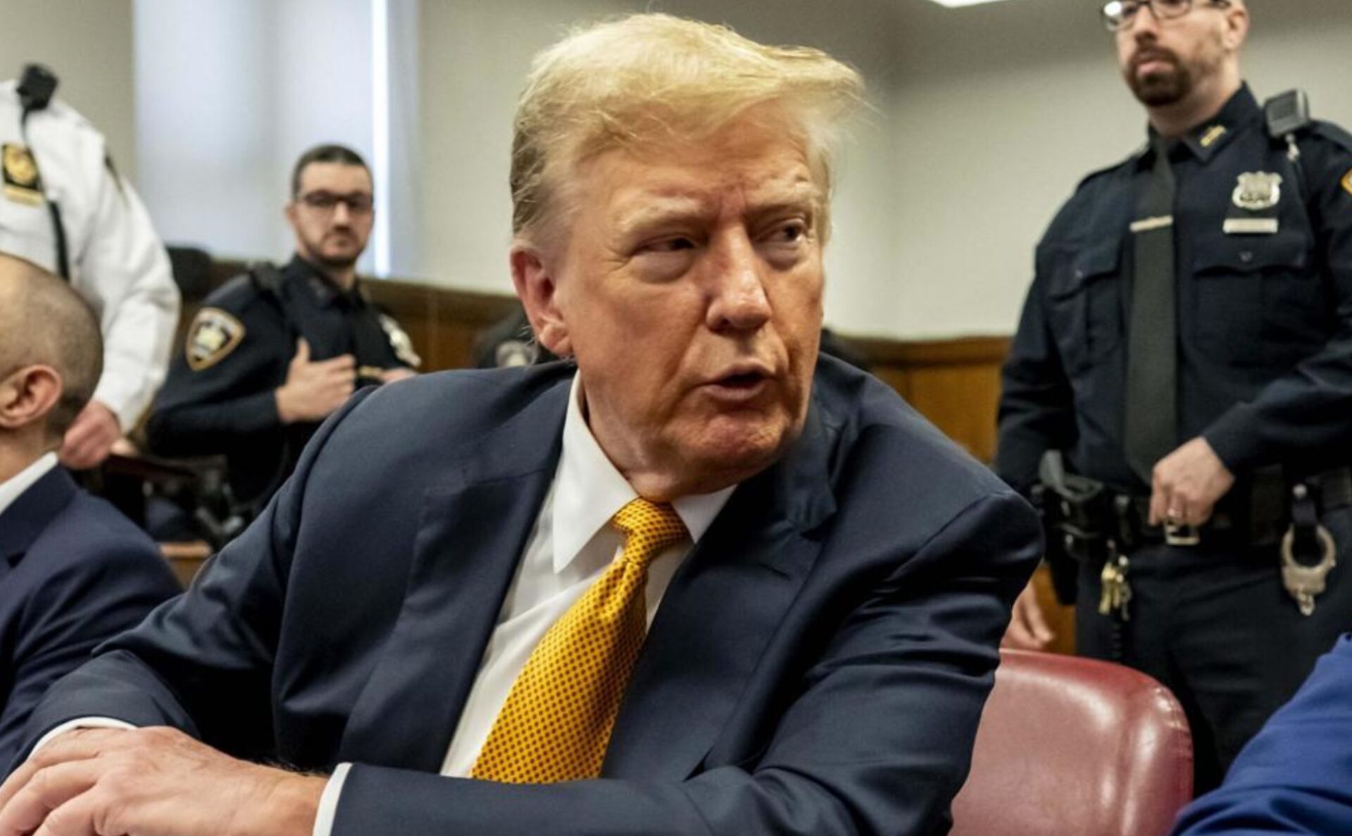 Trump decide no declarar en juicio penal en su contra