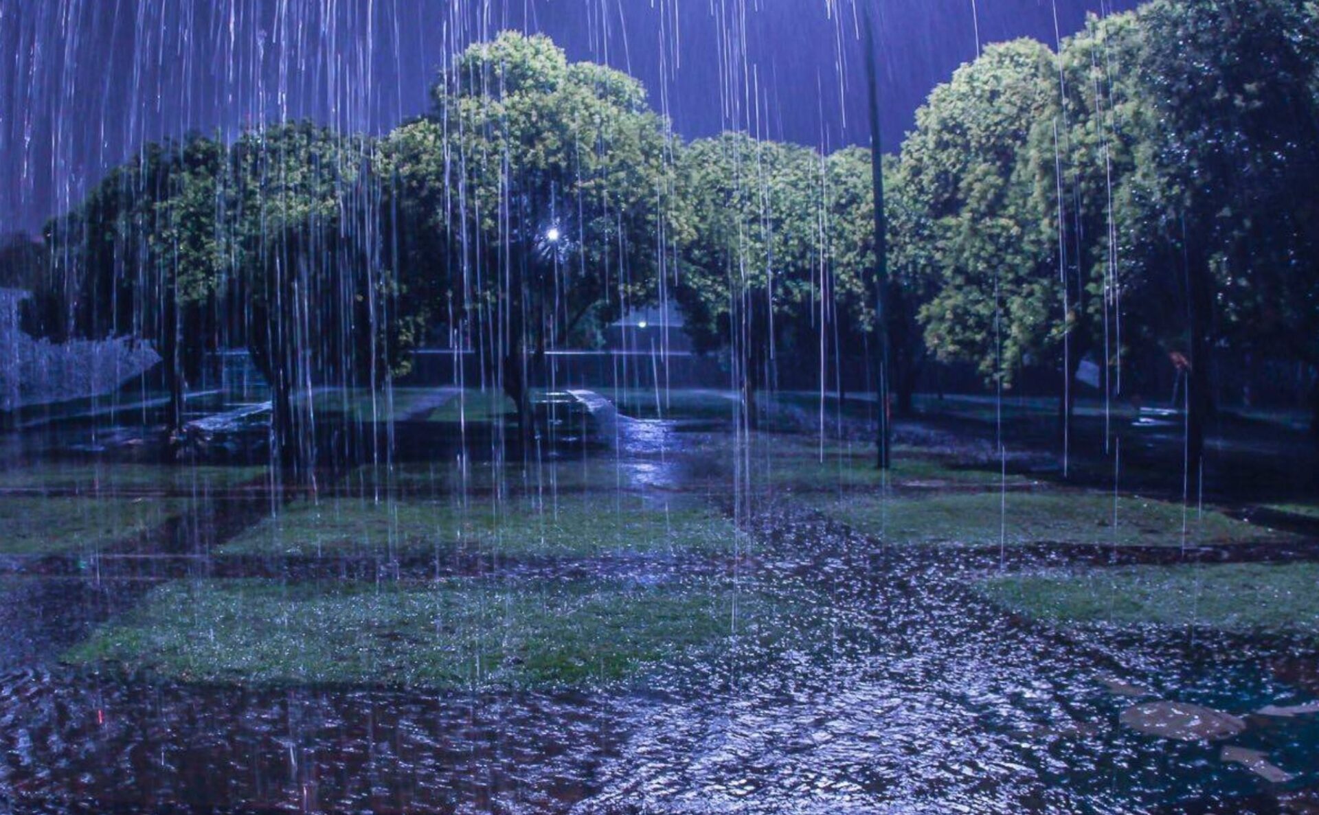 Clima hoy: Lluvias intensas y temperaturas superiores a los 45 ° afectan estos estados
